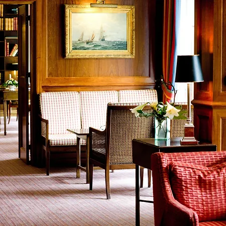 ヘッセレット ホテル 4*