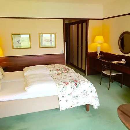 Ξενοδοχείο Hesselet 4*