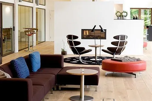 ヘッセレット 4* ニュボー